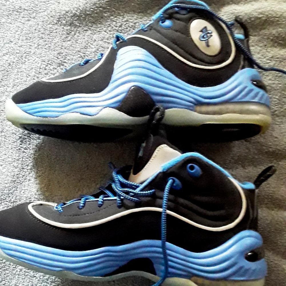 NIKE